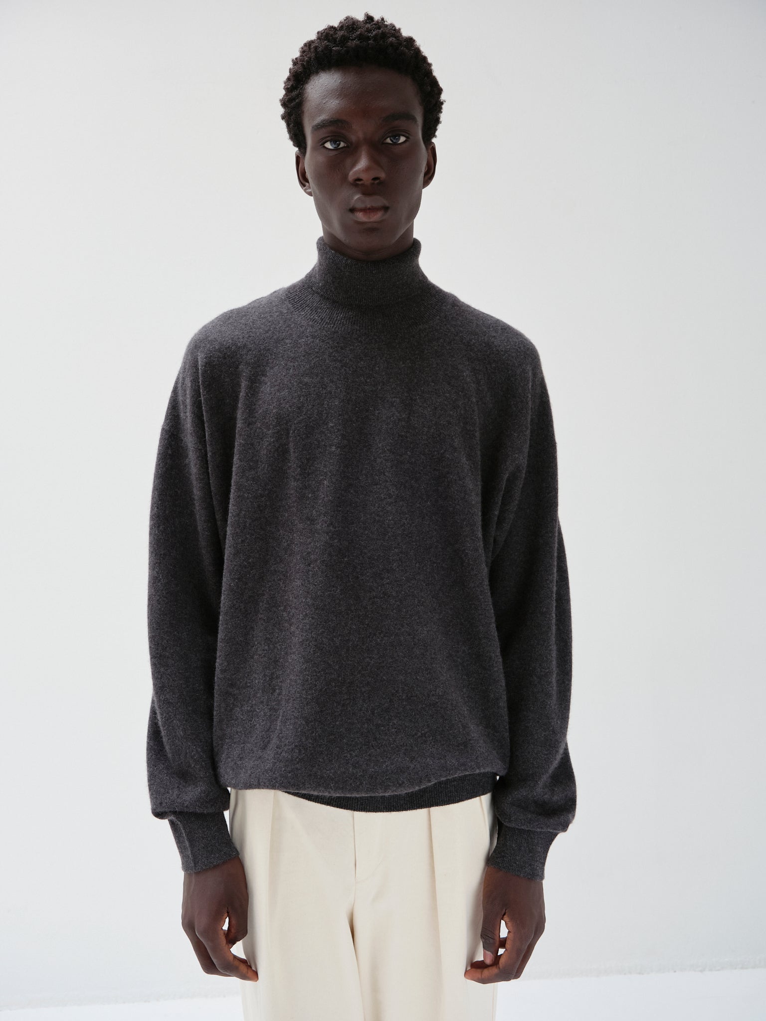 モンゴリアンカシミヤ タートルネック, Top Gray – cash & barba