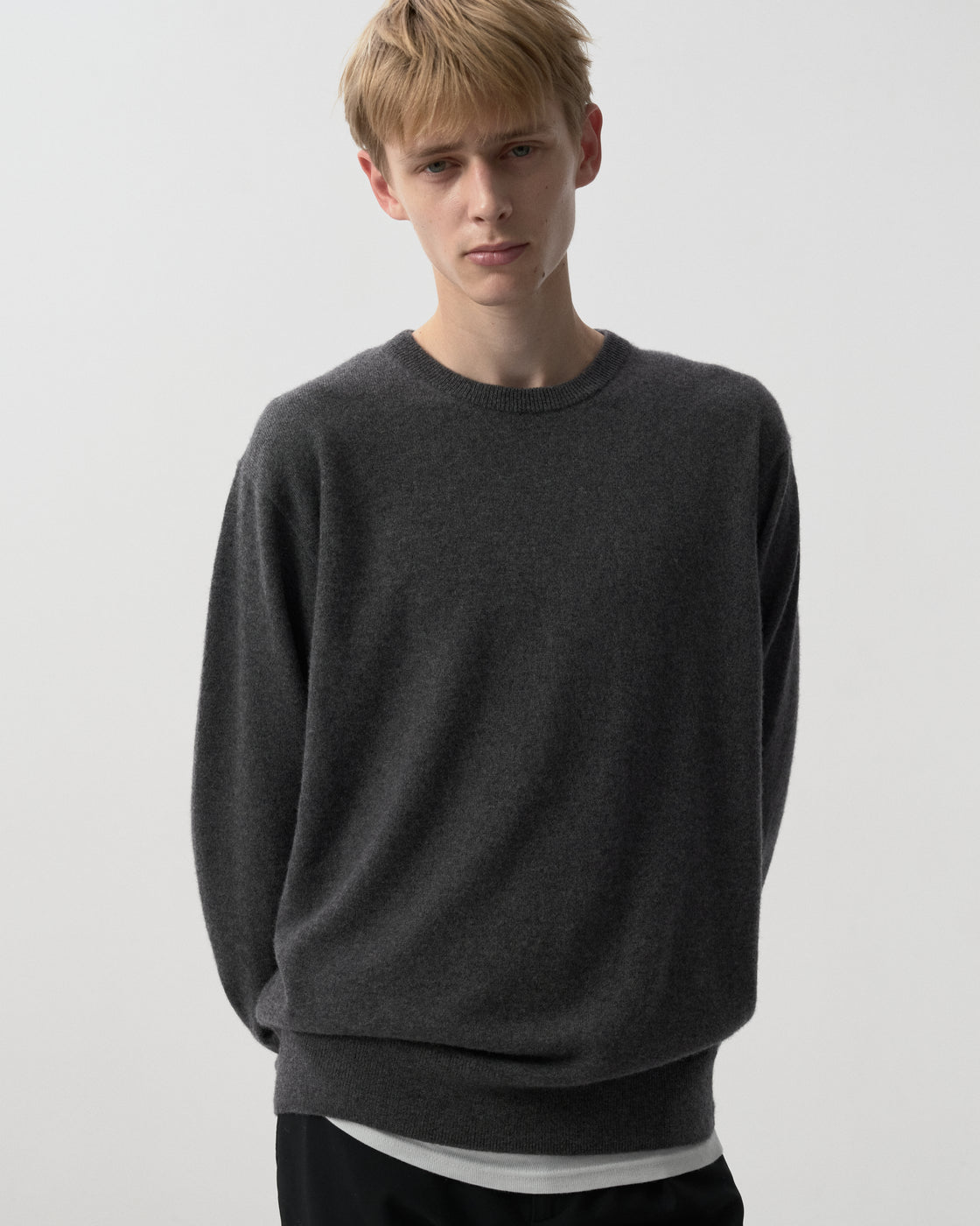 カシミヤセブンティーン クルーネック, Top Gray