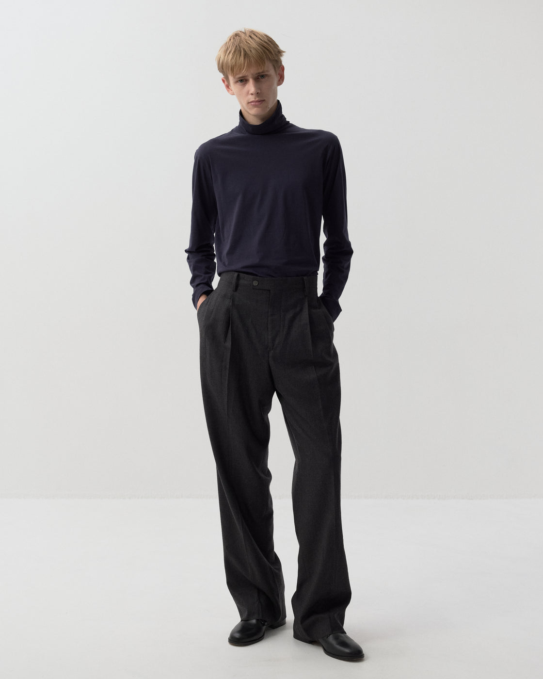 Sea Island Cotton 46G Roll Neck Tee L/S, Navy